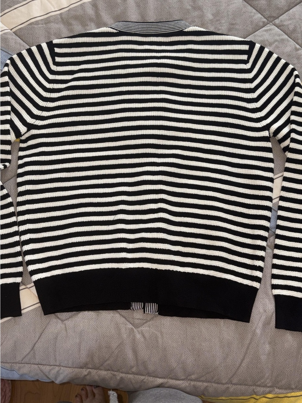 striped long-sleeve cardigan featuring a round crewneck and distinctive bow tie - Picture 3 of 4